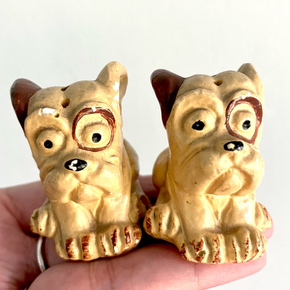 Vintage 40’s puppy dogs souvenir Wisconsin Dells salt & pepper shakers - Picture 1 of 6